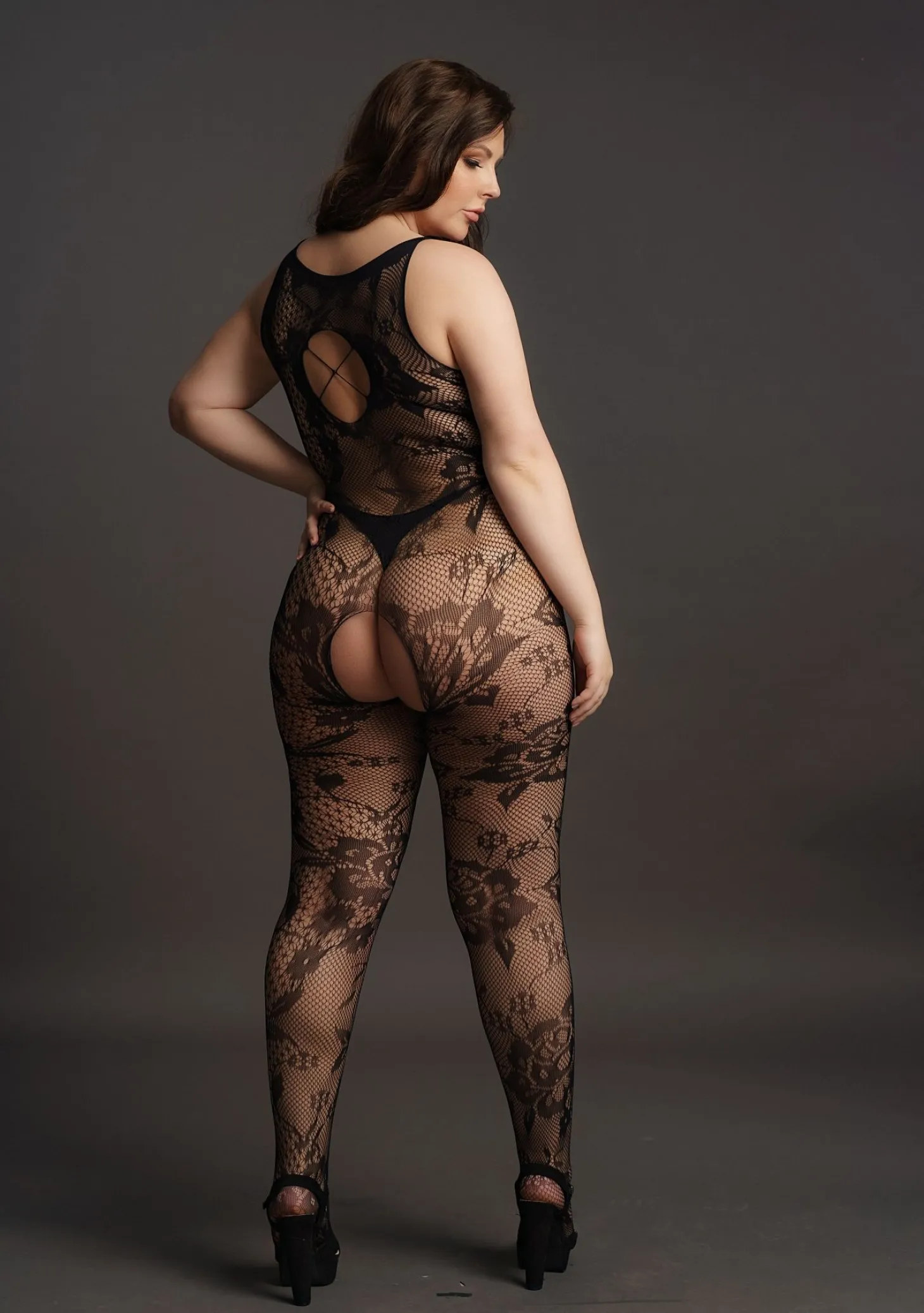 Combinaison en dentelle noire Formes généreuses