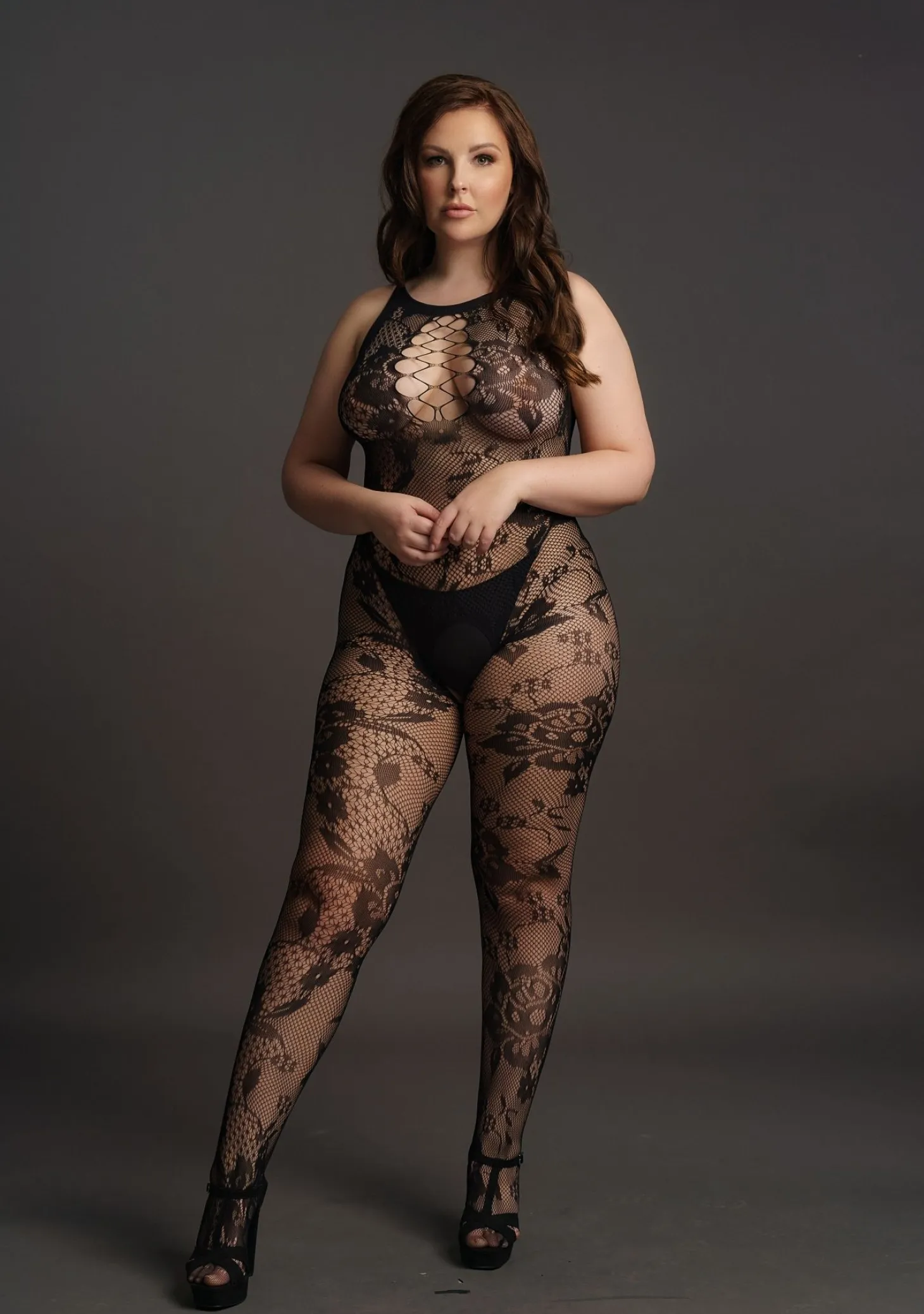 Combinaison en dentelle noire Formes généreuses