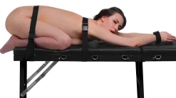 Lit de massage bondage avec menottes