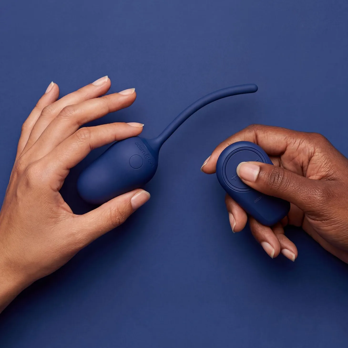 L’Œuf Parfait par Adam & Eve - Œuf vibrant télécommandé - Bleu